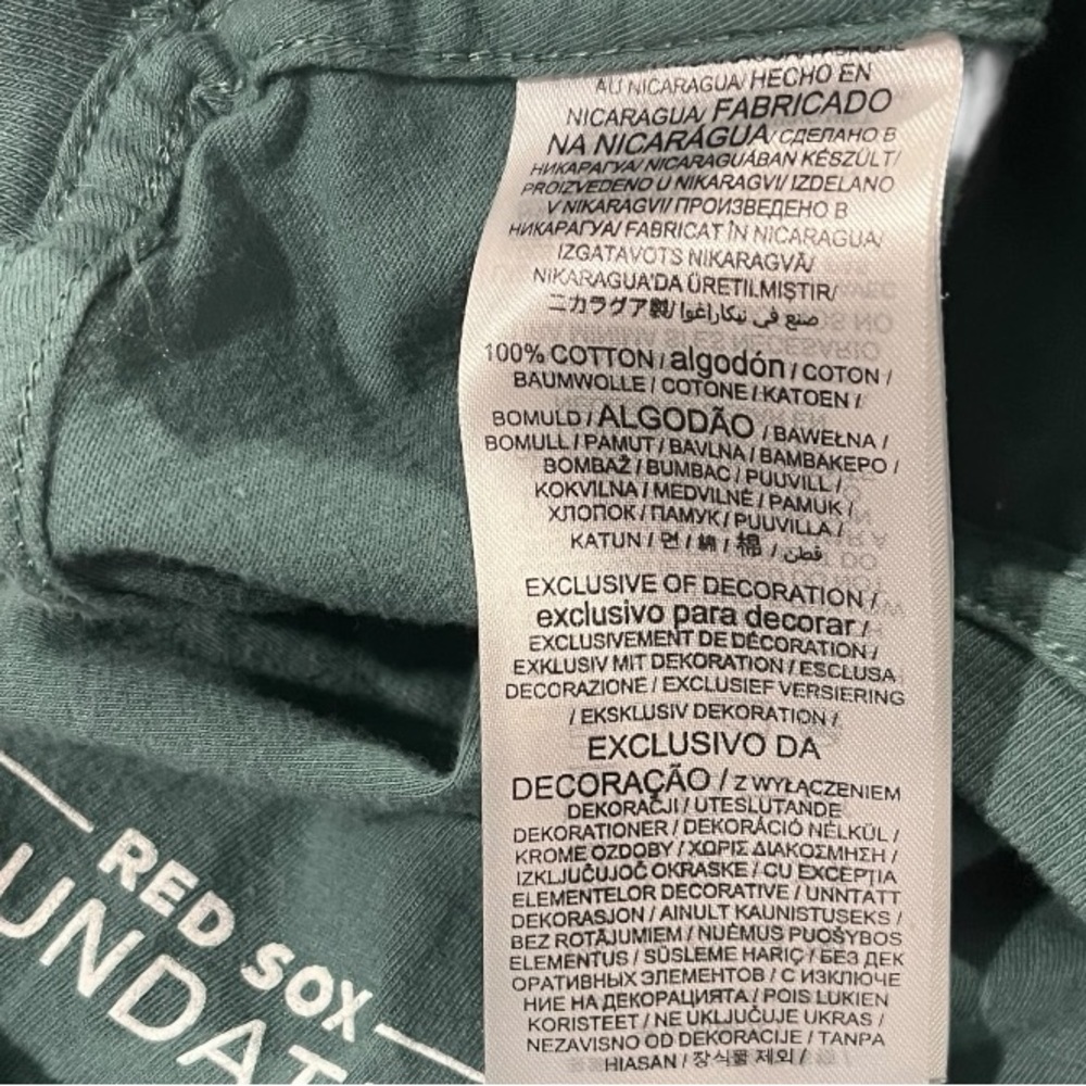 Nike size L Red Sox Foundation Green Tee EUC - Picture 4 of 7